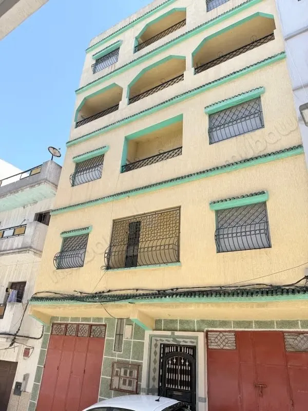 Maison à l'achat à Drissia 
4 etages 
8 chambres.
Parking - طنجة (3)