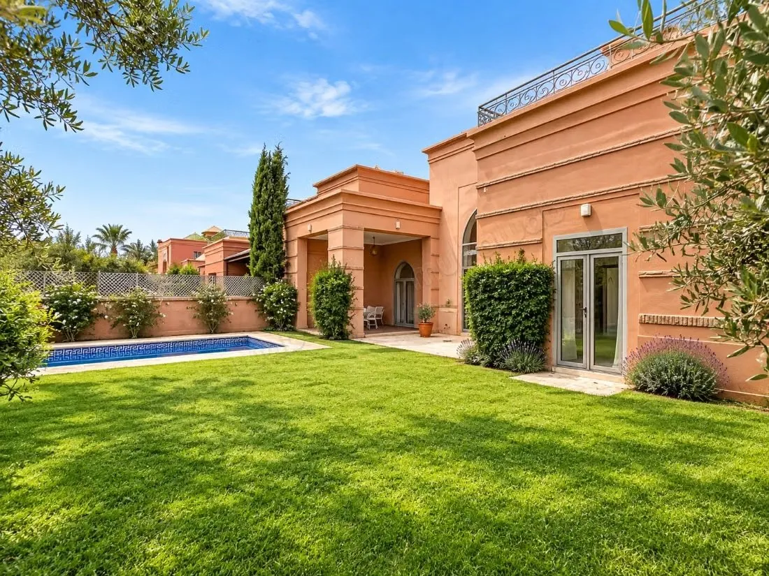 À vendre villa sur golf à Marrakech - مراكش (2)