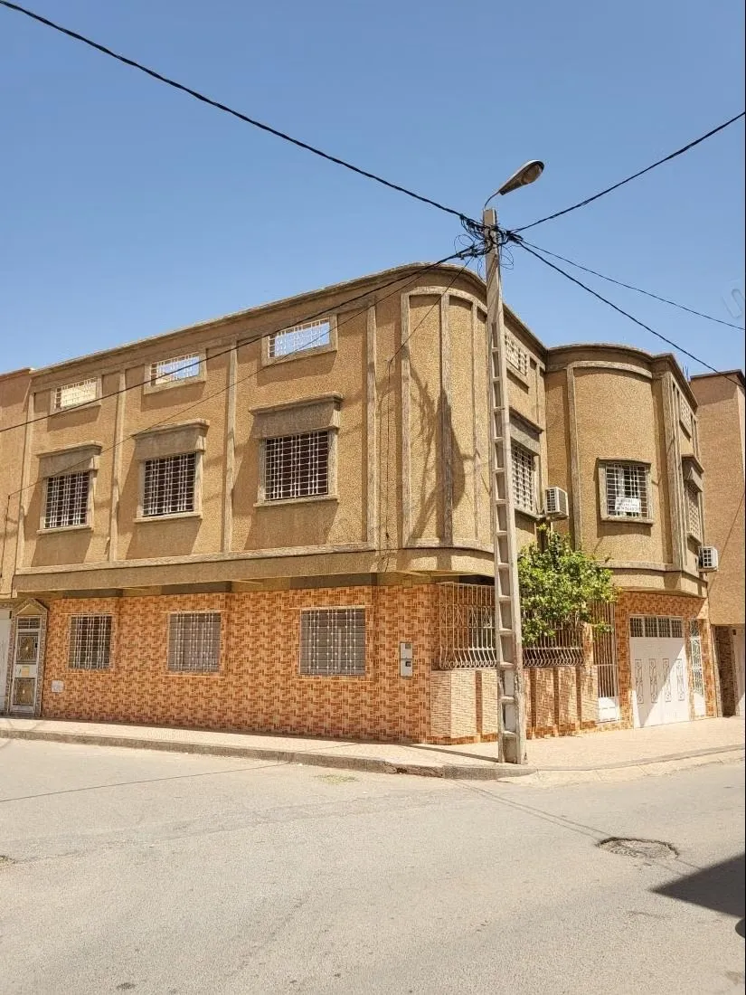 Superbe maison à vendre à Hay zitoune. 7 pièces confortables... - وجدة