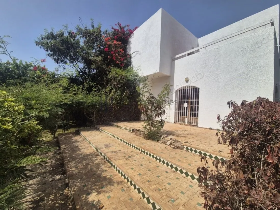 VILLA T3 DE 707 M² - الدار البيضاء (2)