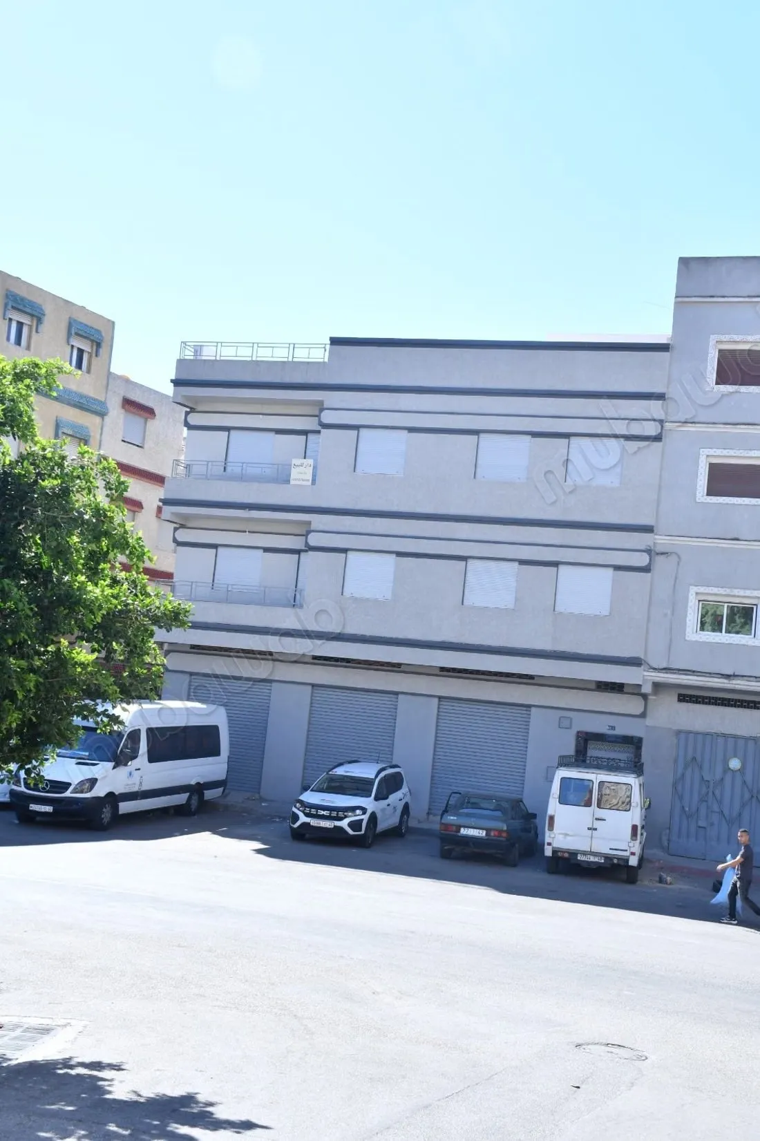 Maison à la vente à Jirrari. Superficie 345 m². Porte blindé... - طنجة (2)