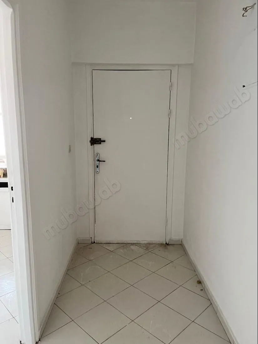 Superbe maison à vendre à Sidi Moumen.
Surface de 72 m² - الدار البيضاء