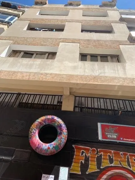 Maison à la vente à Maârif.
Superficie 150 m².
Salon contemp... - الدار البيضاء (3)