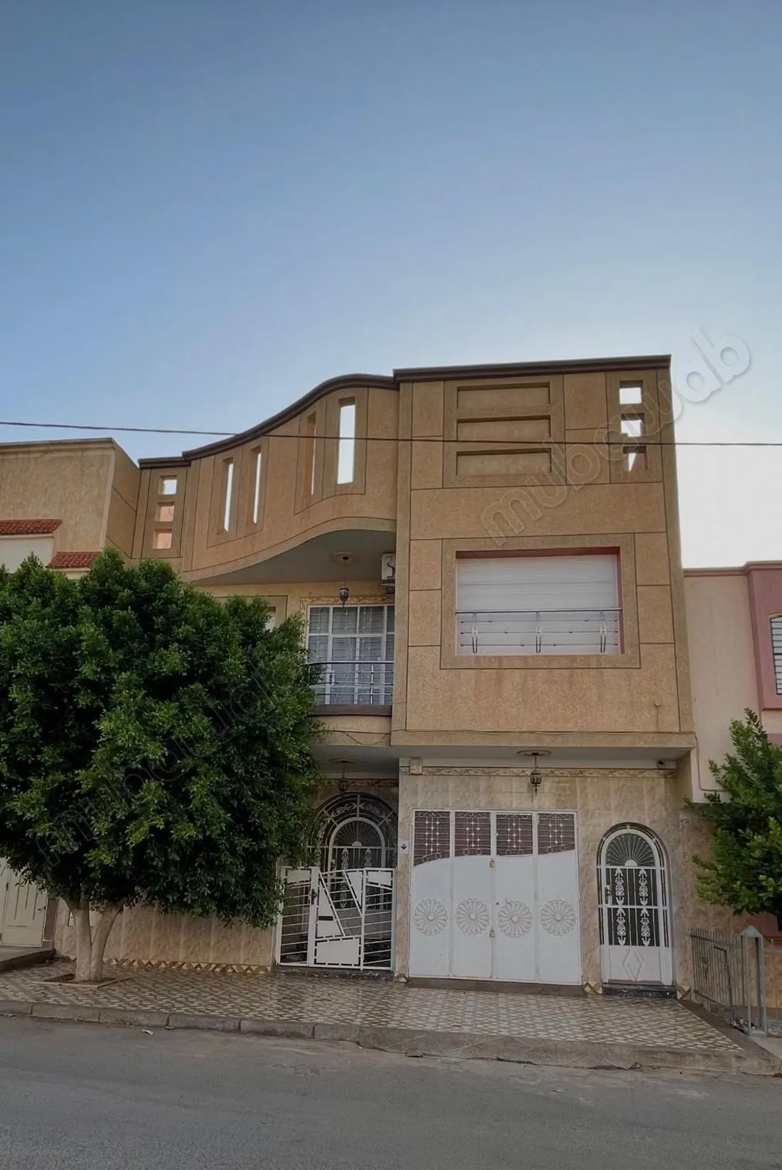 Magnifique Maison Moderne de 130 m² par niveau - وجدة (2)