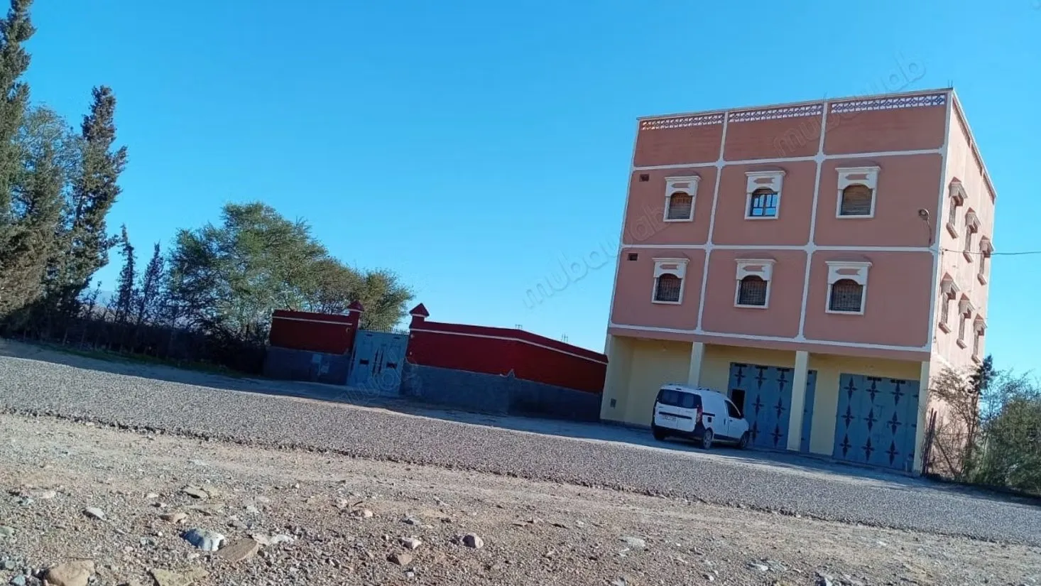 Maison à vendre. Superficie 15000 m². Salon marocain meublé - Belfaa