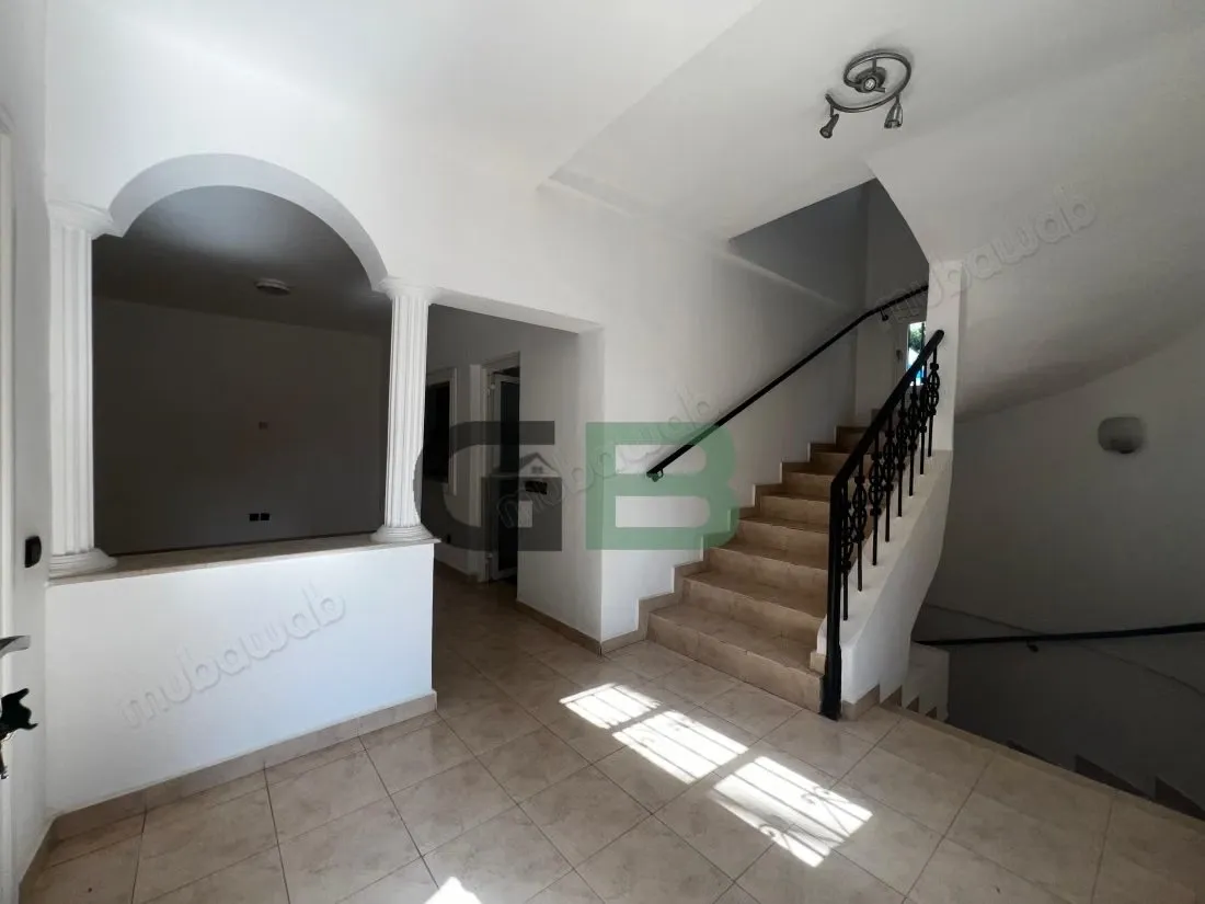 Magnifique villa Anfa/secteur côtier 3 niveaux - الدار البيضاء
