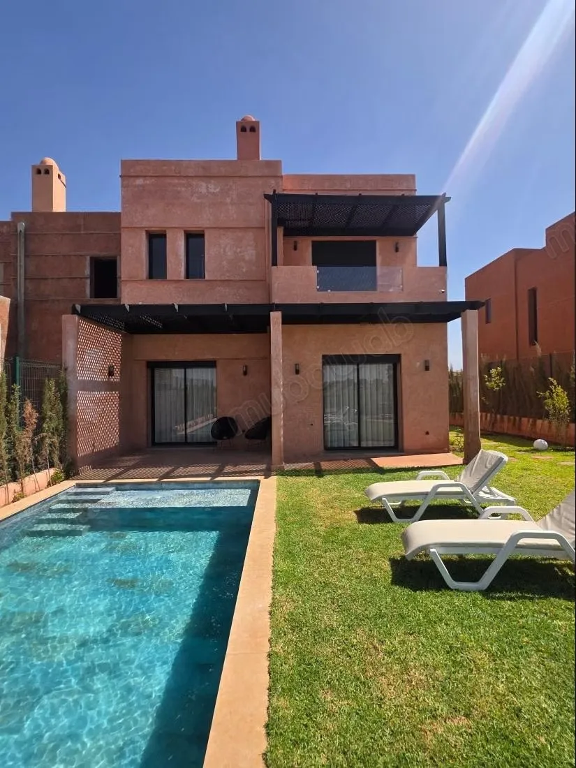 Belle maison en location à Ourika. 
5 grandes pièces. 
Meubl... - أوريكا