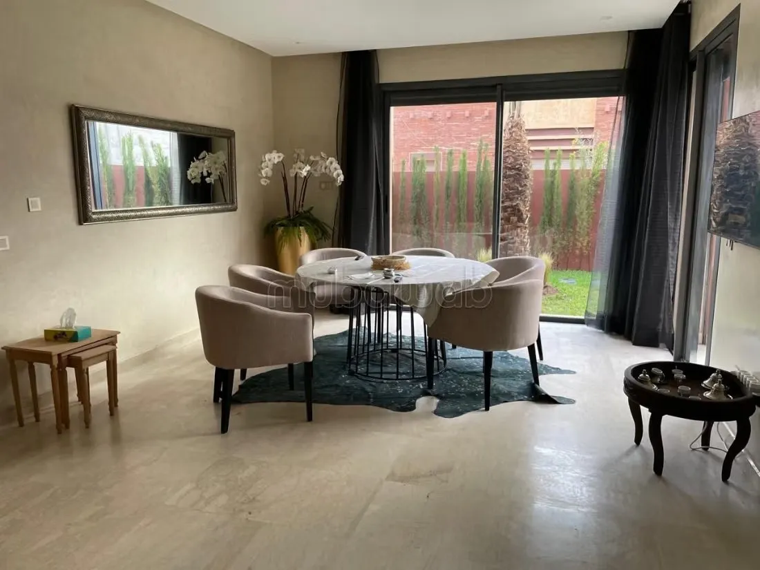 Superbe villa moderne avec piscine et jardin - مراكش