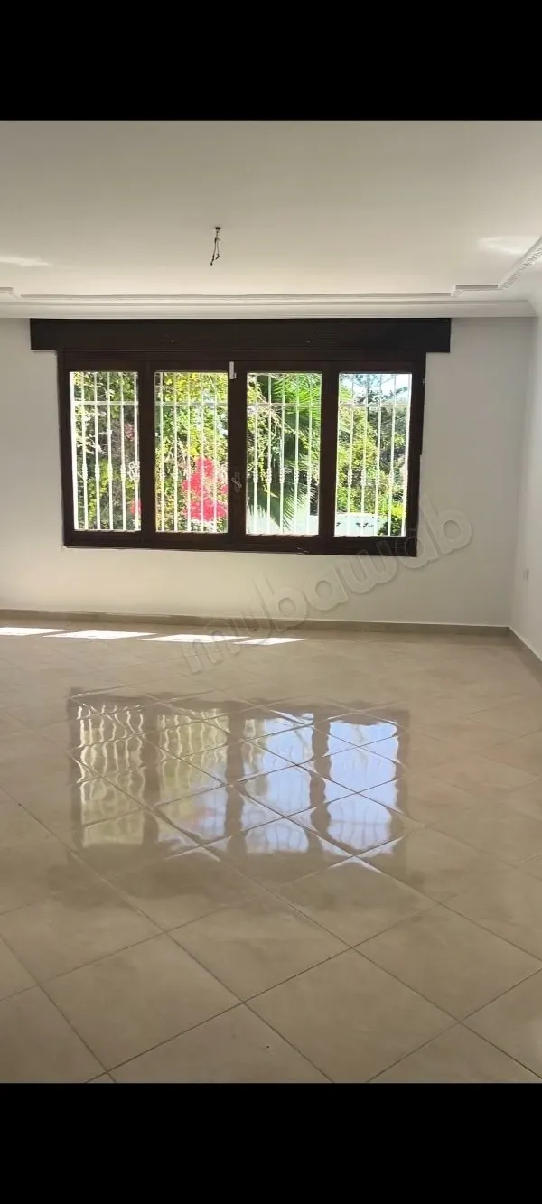 Maison à Jbel Kbir. 4 grandes pièces. Garage et Immense terr... - طنجة (3)
