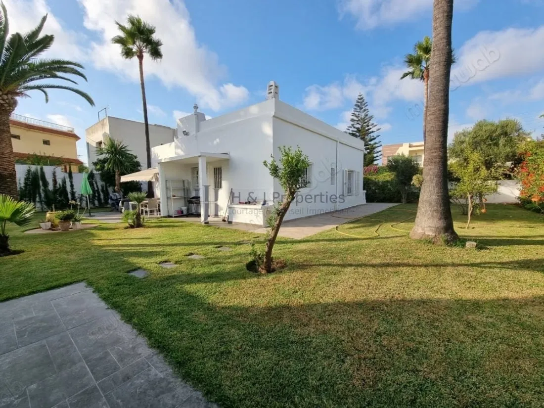 Villa t4 plain pied meublee 620m² – 3 chambres - الدار البيضاء