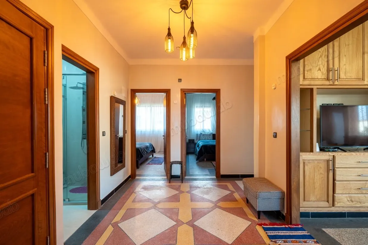 Grande villa à louer à Aïn Sebaâ - الدار البيضاء (2)