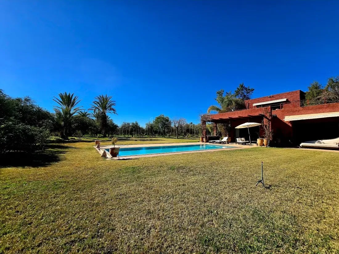 Villa 4 suites longue durée sur 1ha à 15min centre - مراكش