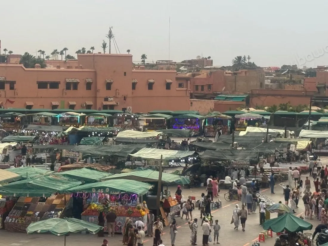 Riad à vendre 
Vue sur la place 
maisons d hôtes - مراكش