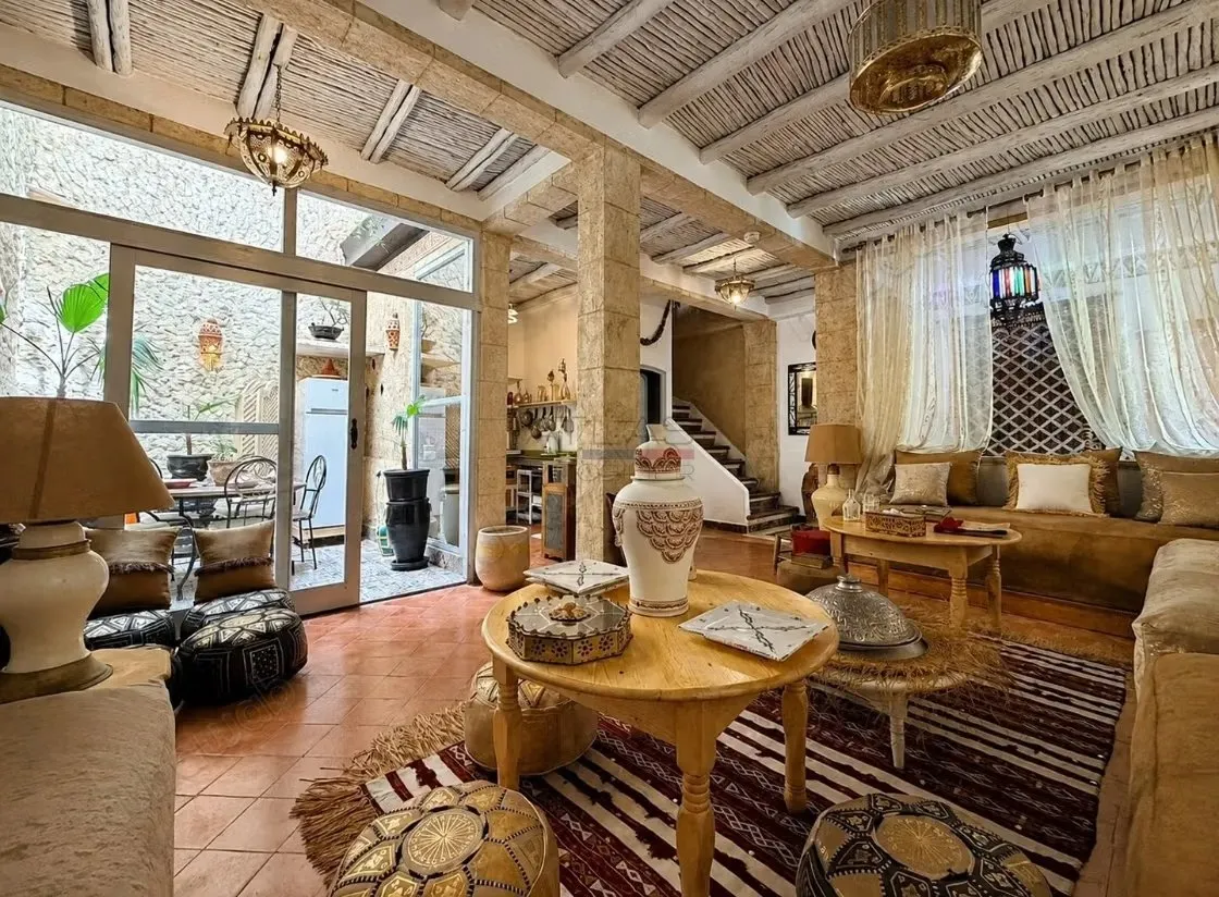 Riad meublé avec terrasse à deux pas de la Médina - الصويرة (3)