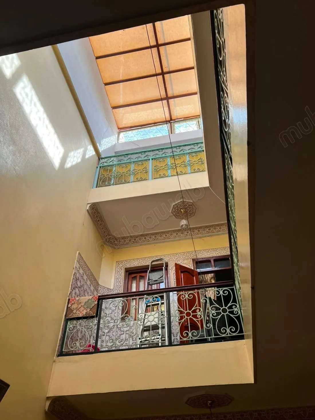 Somptueux riad à vendre à Riad Zitoun.
Surface totale 103 m² - مراكش