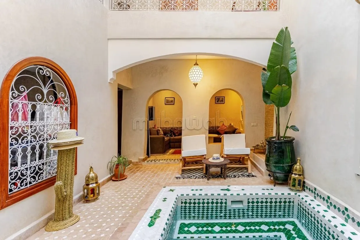Riad de charme avec piscine, Rénové facile d'accès - مراكش
