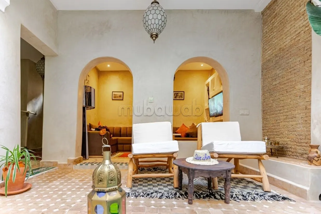 Riad de charme avec piscine, Rénové facile d'accès - مراكش (2)