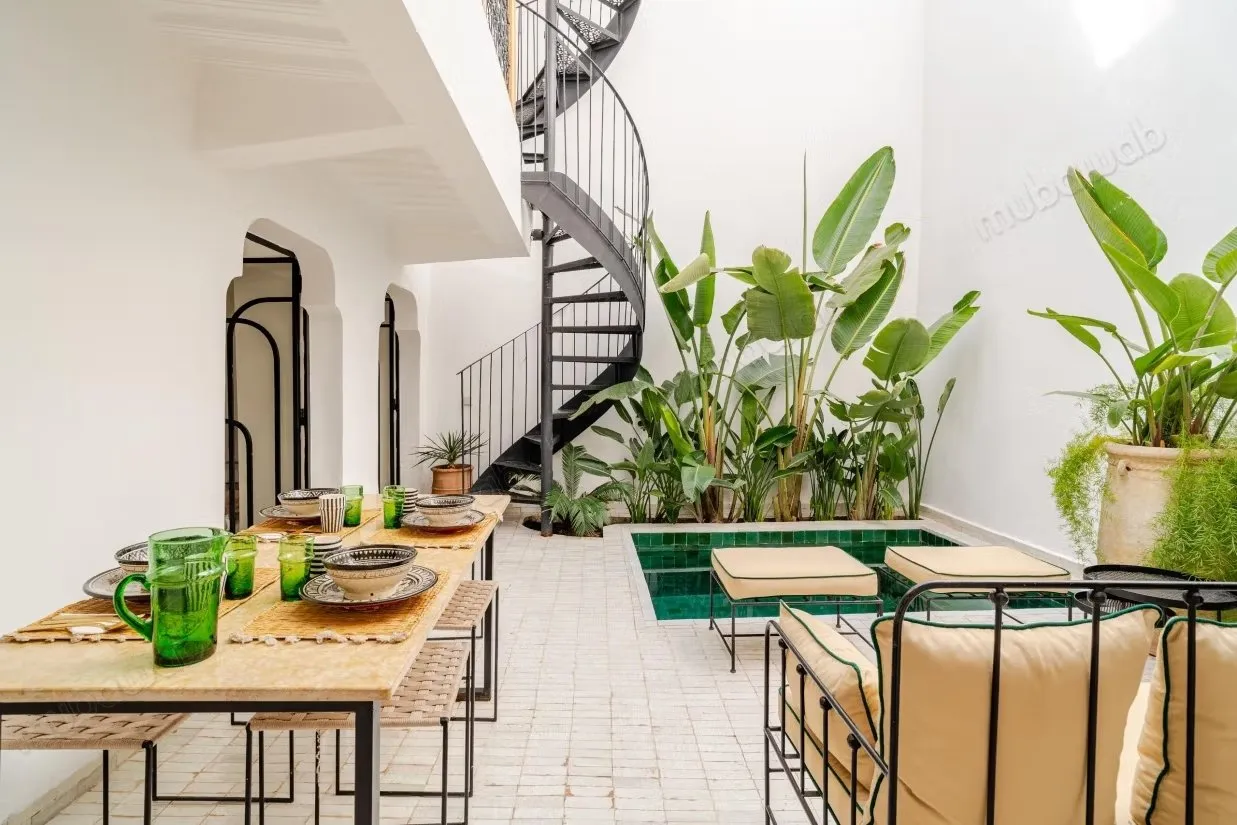 Riad rénové 3 chambre à vendre à Bab Ghmat 
VE26264 - مراكش