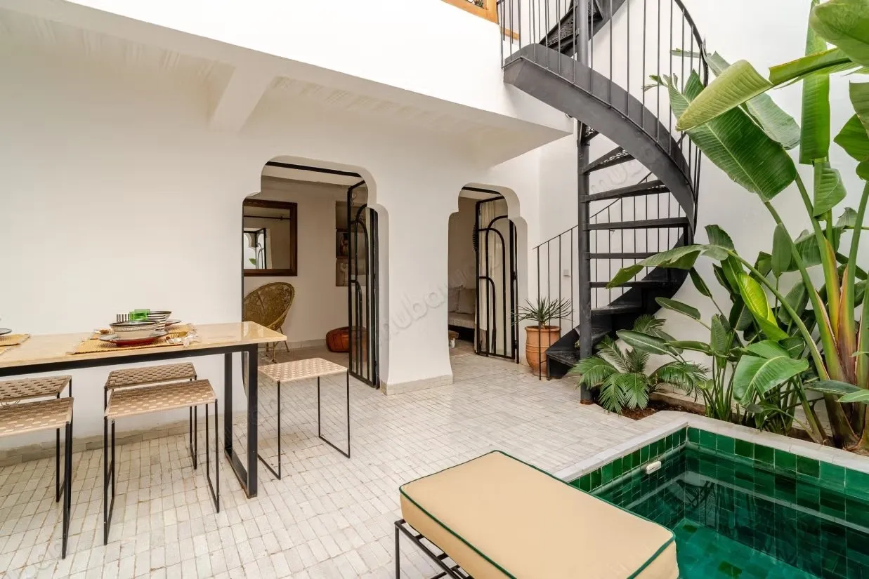 Riad rénové 3 chambre à vendre à Bab Ghmat 
VE26264 - مراكش (3)