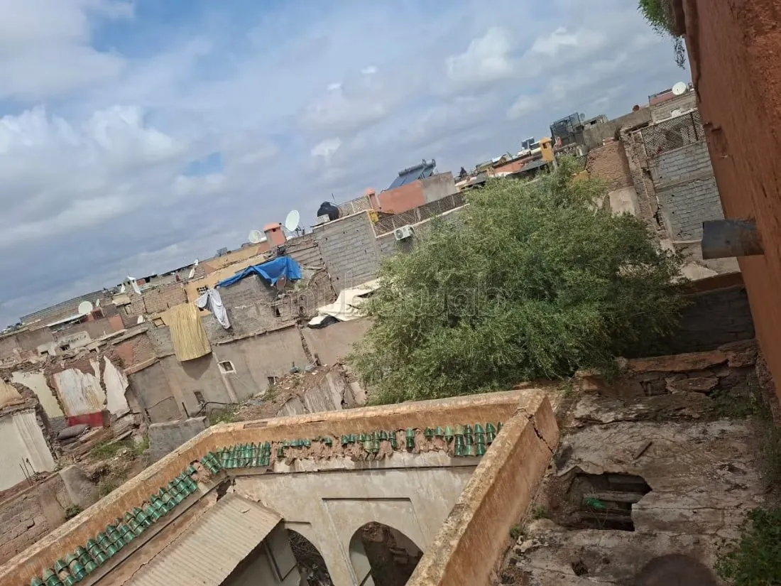 Grand Riad A Rénover Dispose 3 façades - مراكش (3)