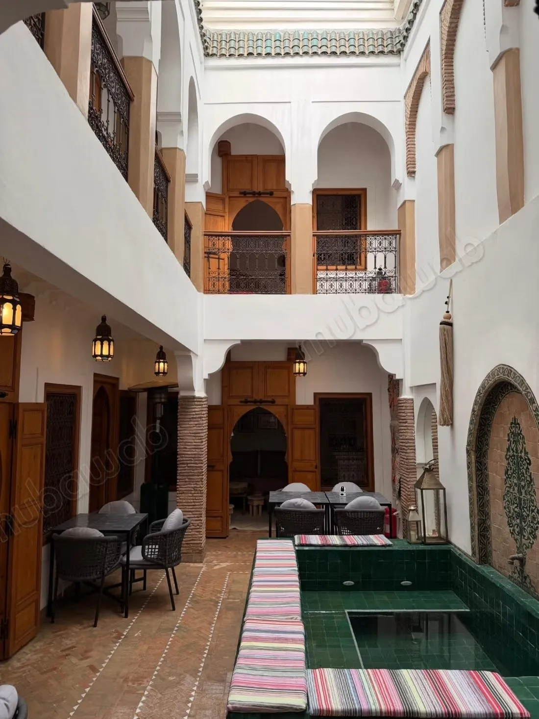 Riad entièrement titré à vendre à Riad Laarouss  ***-****** - مراكش (2)