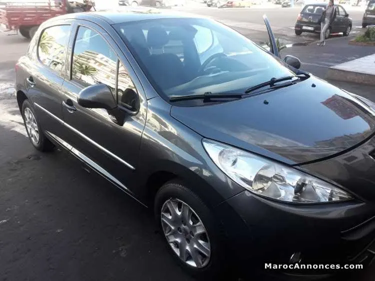 Peugeot 207 - الدار البيضاء (3)