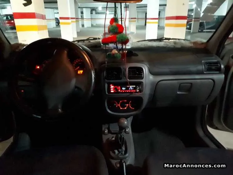 Renault clio2 - الدار البيضاء (3)