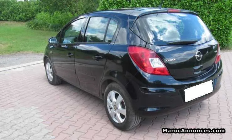 Opel corsa tout option - فاس