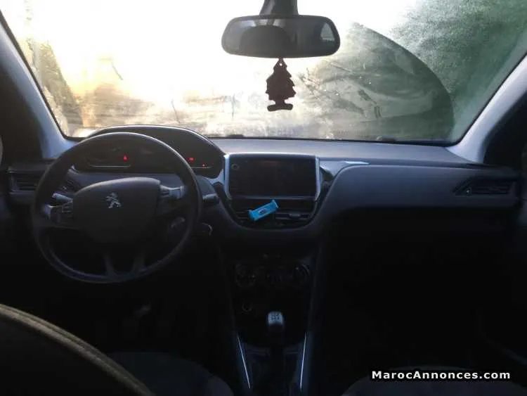 Peugeot 208 - الدار البيضاء (3)