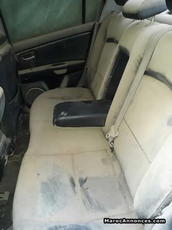 Voiture accidentée mazda - الدار البيضاء (2)