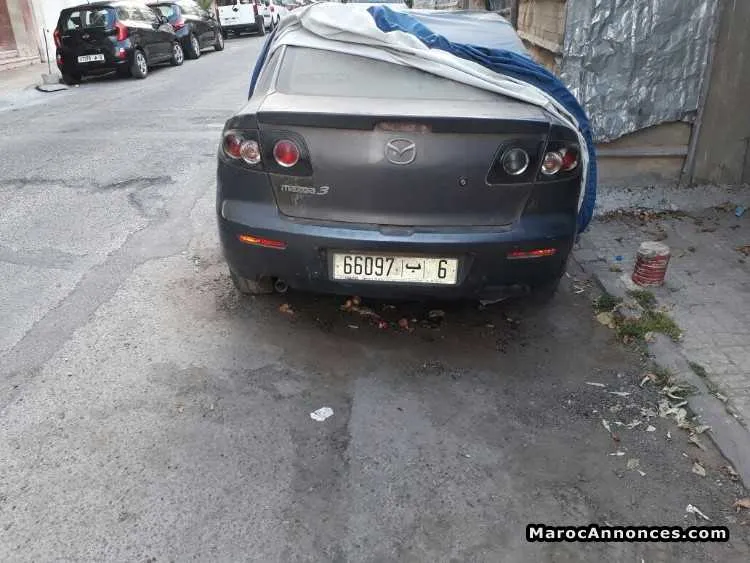 Voiture accidentée mazda - الدار البيضاء