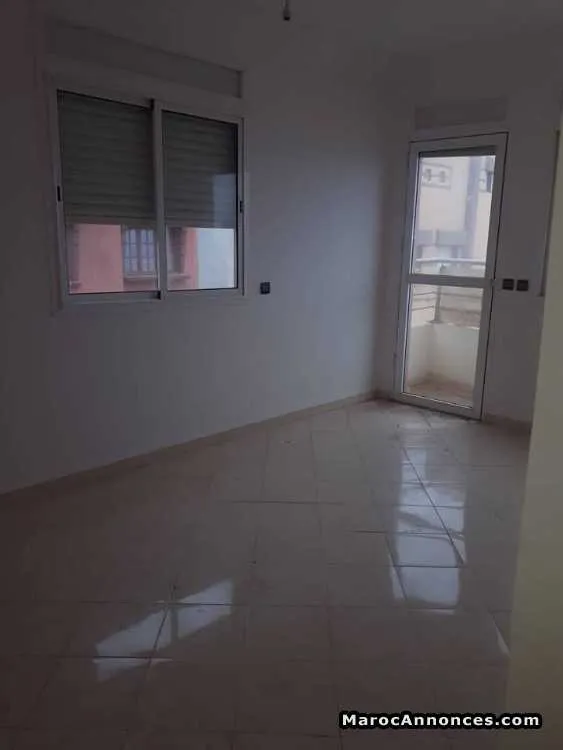 Appartement au 1èr étage a 3 chambres - الجديدة (2)