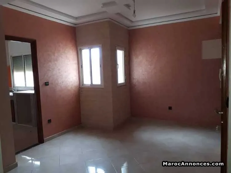 Appartement au 2 ème étage dans r + 2 - الجديدة