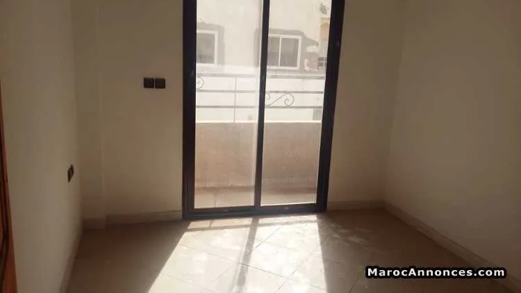 Appartement au 3ème étage avec ascenseur - الجديدة