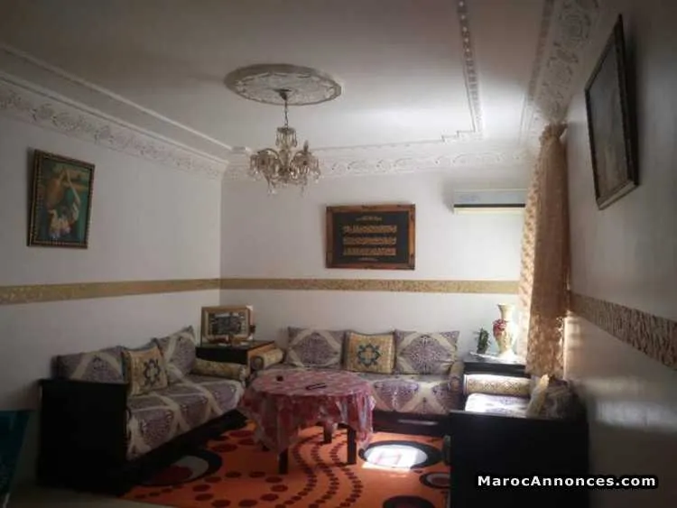 appartement meublé au 2 ème étage avec p s-sol - الجديدة