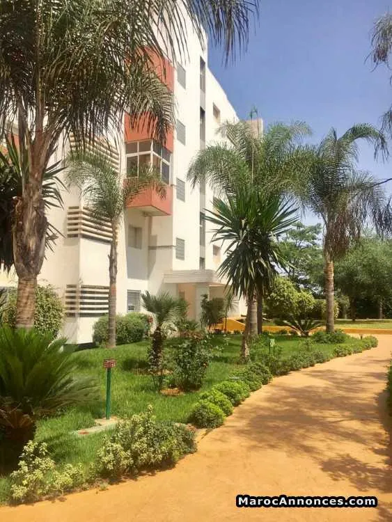 Appartement à 1 min de hay riad - الرباط