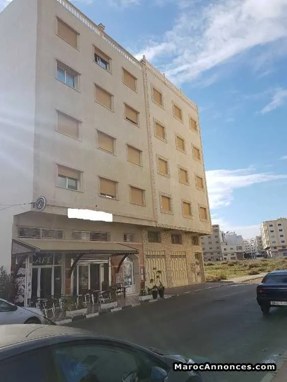 A vendre maison de 124 m2/4 niveaux avec 2 locaux - طنجة