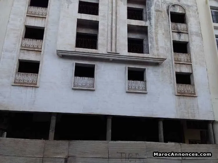 Immeuble bâti semi fini centre de settat - سطات (2)