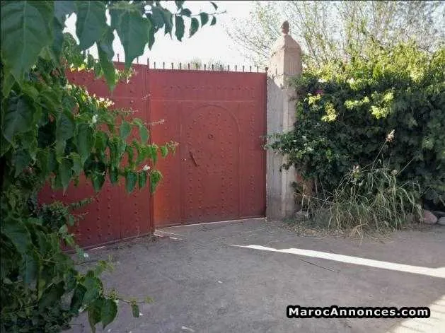 Maison sur un terrain de 5000 m2 route de fes - مراكش