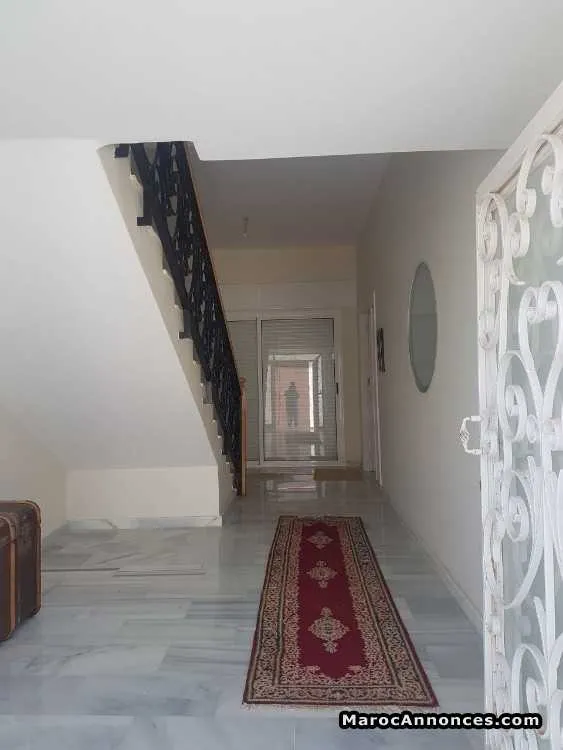 فيلا فاخرة مفروشة مع اطلالة بحرية للبيع في اشقار - طنجة (3)
