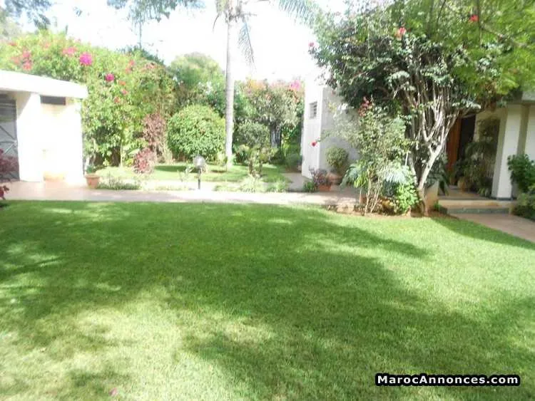 A vendre villa coquette   à   souissi - الرباط (2)