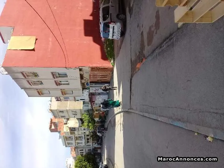 قطعة أرضية للبيع حدا مدرسة مولاي عبد الرحمان - طنجة