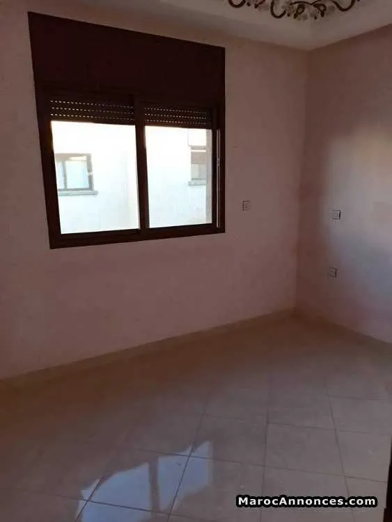 Appartement a 3 chambres au 2 ème étage - الجديدة (3)