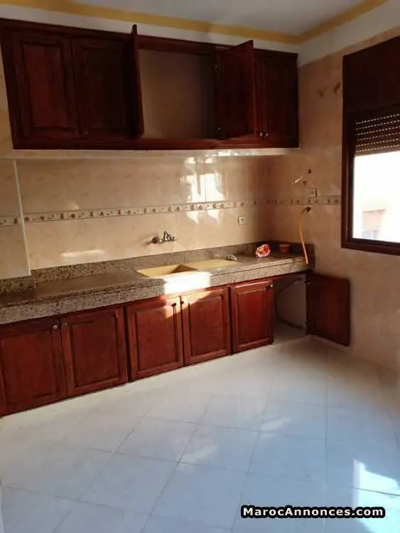 Appartement a 3 chambres au 2 ème étage - الجديدة (2)