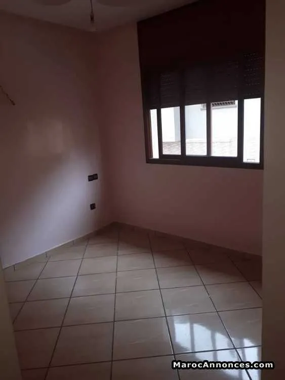 Appartement a 3 chambresa au 1èr étage dans r + 2 - الجديدة (3)