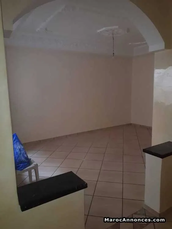 Appartement a 3 chambresa au 1èr étage dans r + 2 - الجديدة (2)