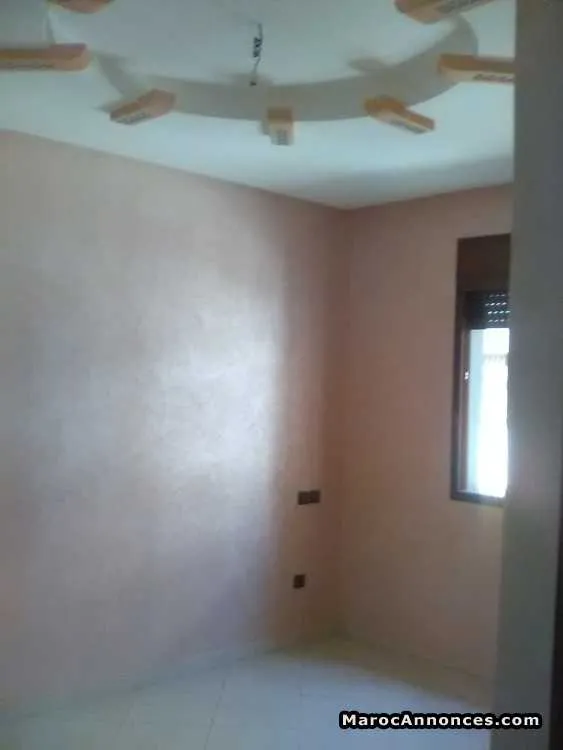 Appartement a 3 chambres salon r plus 2 - الجديدة