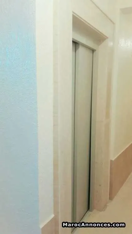 Appartement avec ascenseur & parking s-sol - الجديدة (3)
