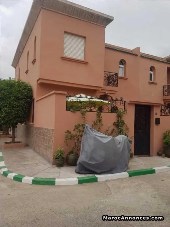 Location  petite villa en deux façade 140 m - مراكش