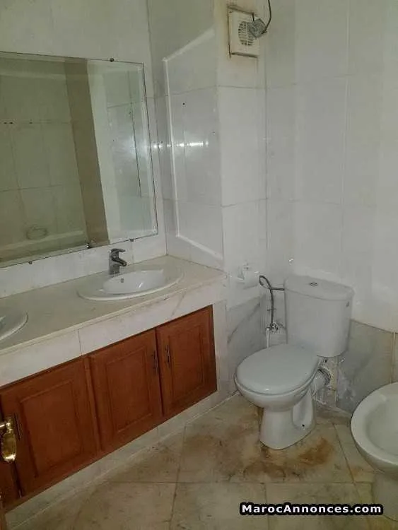 Villa 250 m² à louer, marina, casa - الدار البيضاء (2)